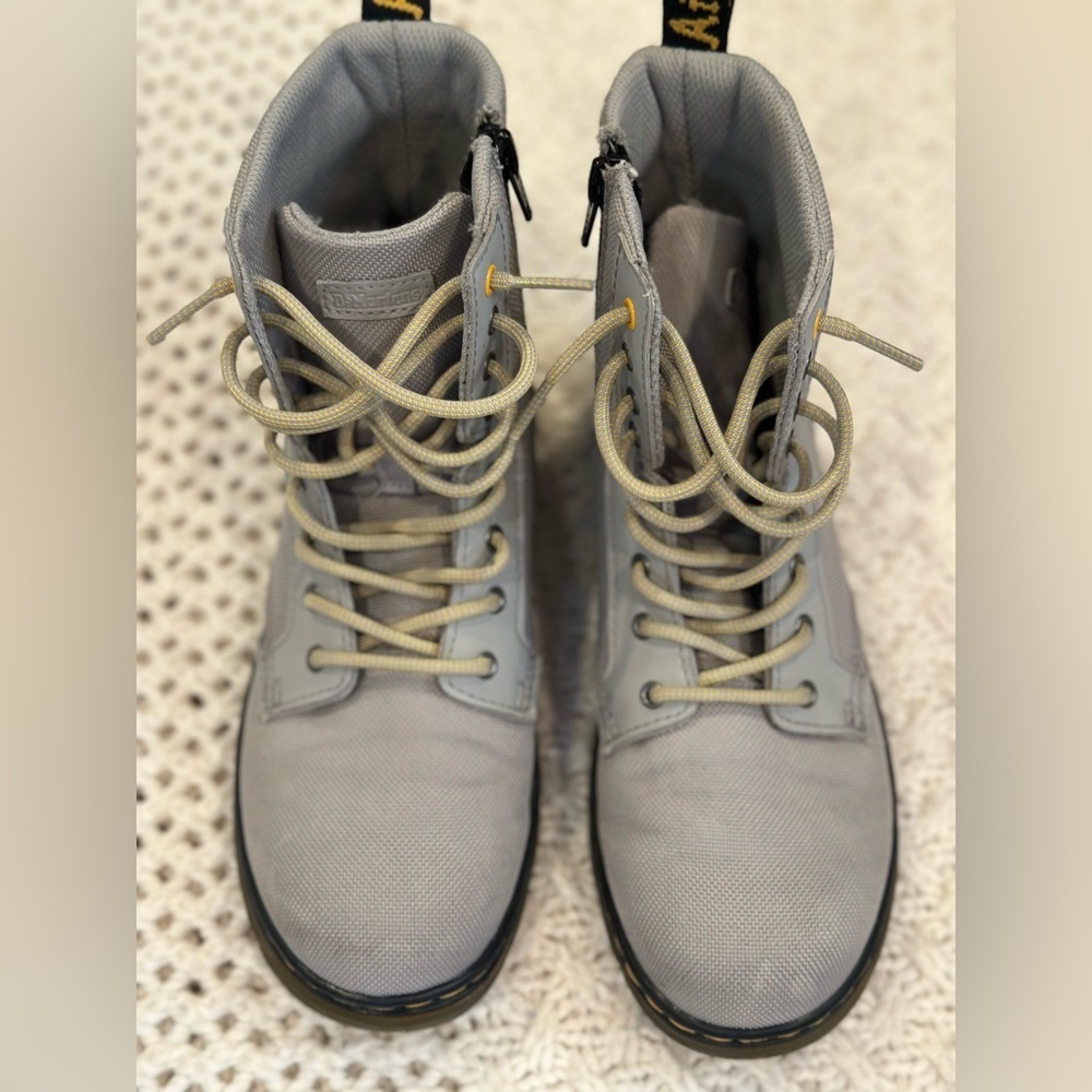DR Martens Kids Unisex boys 4 girls 5 Gray High-Top Boots
